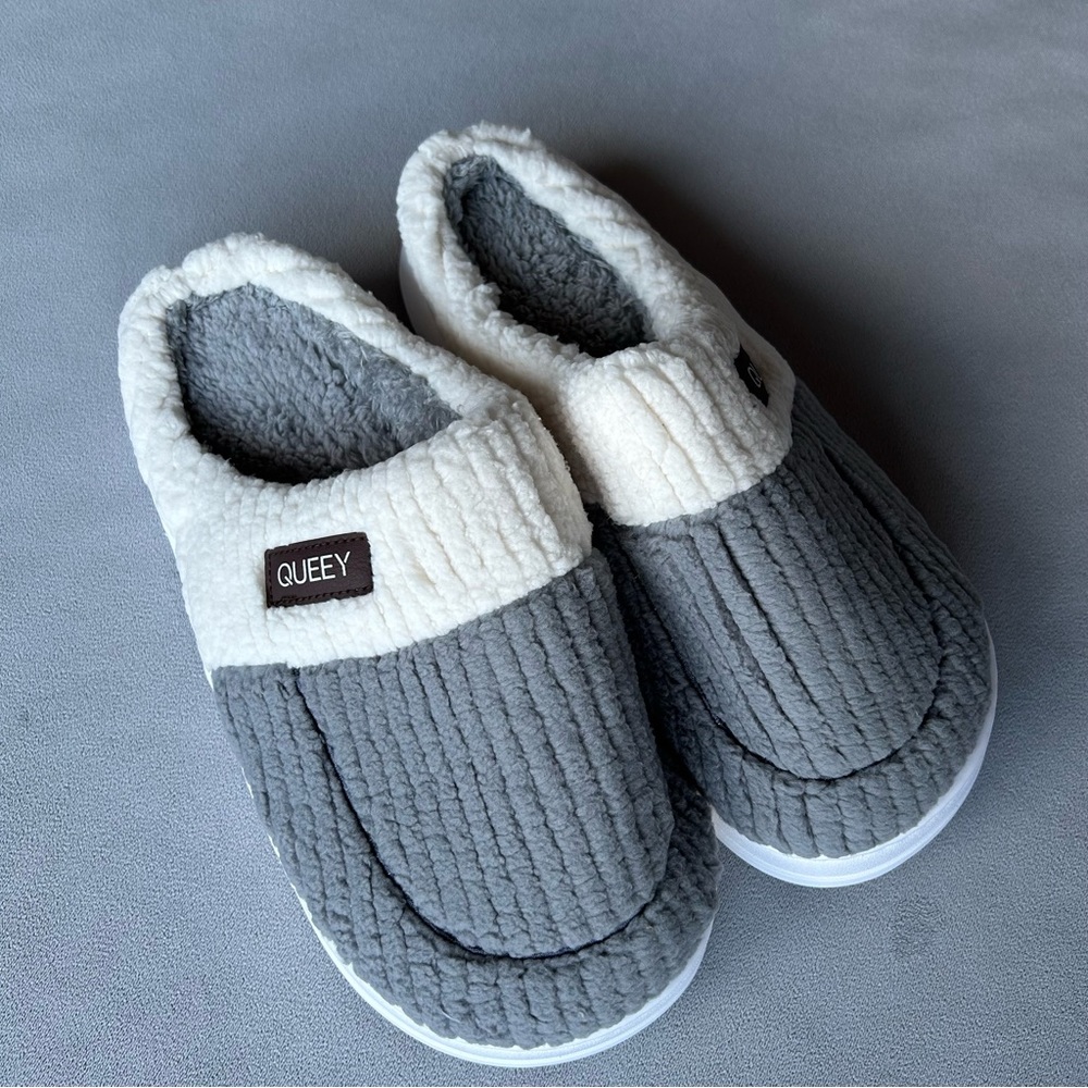 Thick Fuzzy Lined Slippers ~ Non Slip Sole ~ Size Euro 42-43